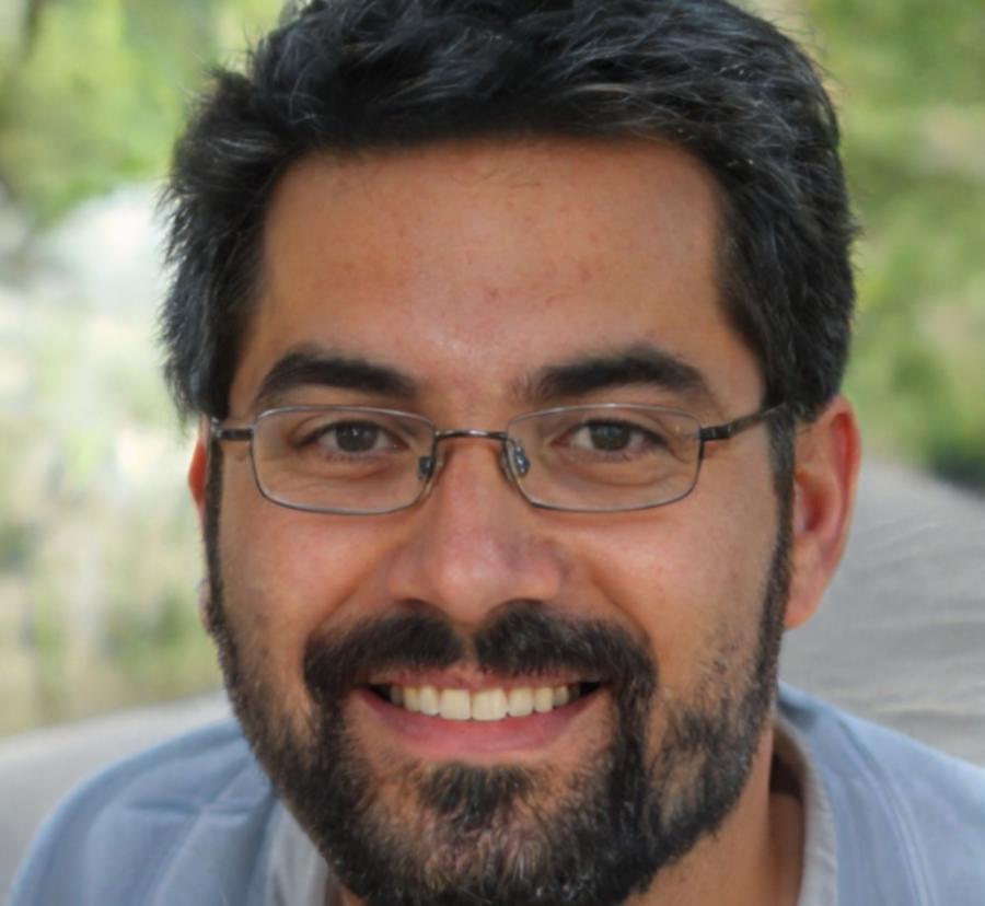 Fotografía del coordinador de programa Nicolás Herrera